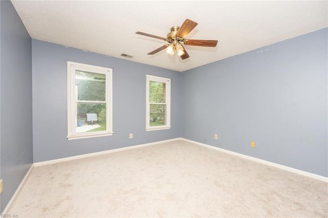 924 Fox Ridge TRL, Chesapeake, VA 23322