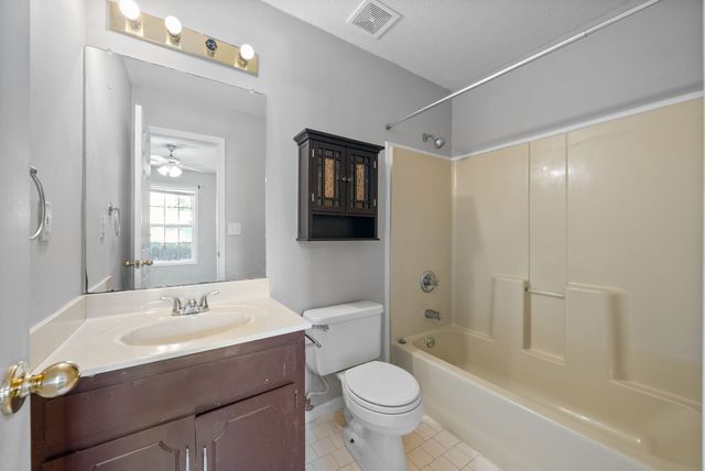1628 Hannibal Dr, Oak Grove, KY 42262
