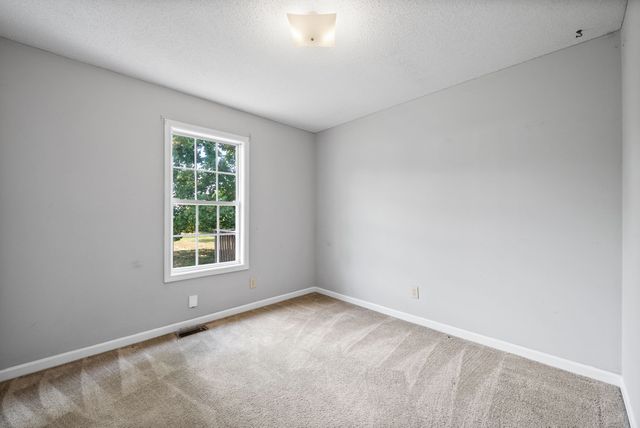 1628 Hannibal Dr, Oak Grove, KY 42262