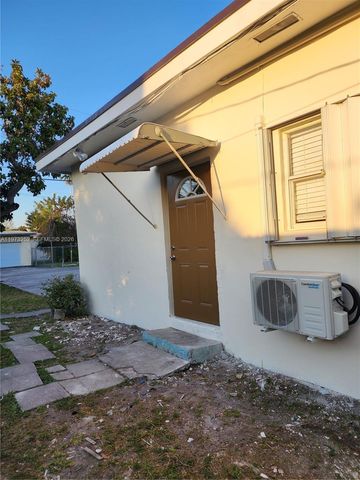 1375 NE 135th St B, North Miami, FL 33161