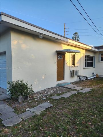 1375 NE 135th St B, North Miami, FL 33161