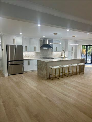 706 Flamevine Lane, Vero Beach, FL 32963