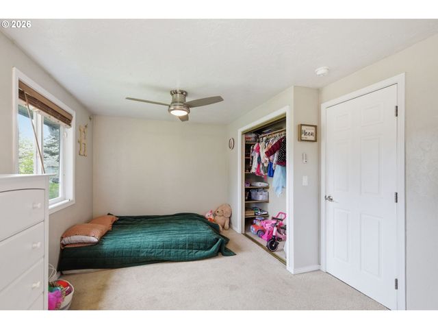 2005 AMIRANTE St, Eugene, OR 97402