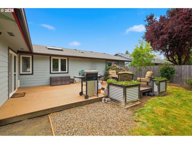 2005 AMIRANTE St, Eugene, OR 97402