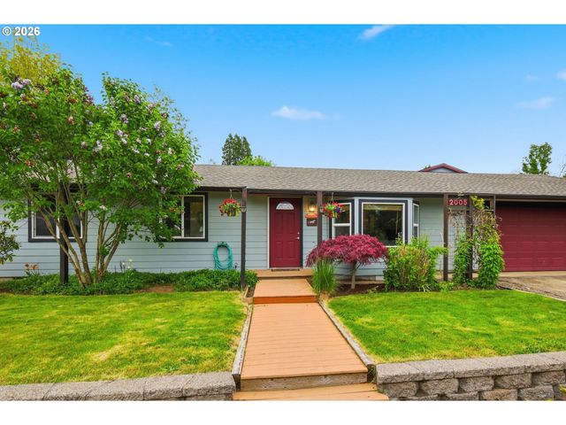 2005 AMIRANTE St, Eugene, OR 97402