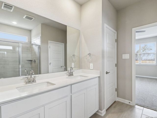 6438 Prince Howard, San Antonio, TX 78239