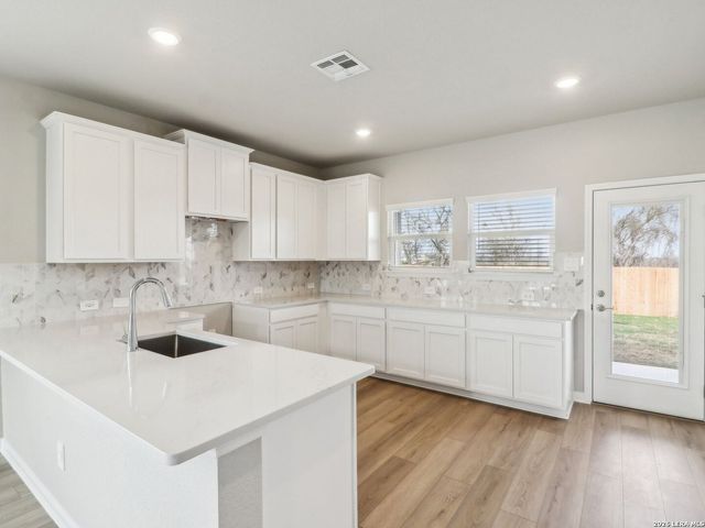 6438 Prince Howard, San Antonio, TX 78239