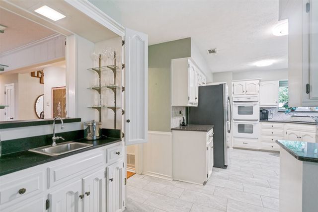10 Lundys Lane, Richardson, TX 75080