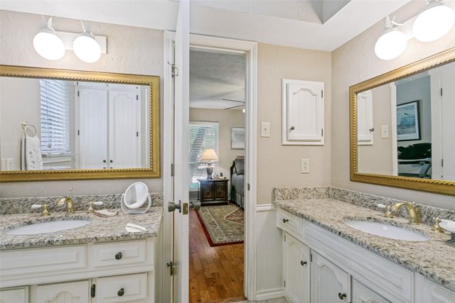 10 Lundys Lane, Richardson, TX 75080