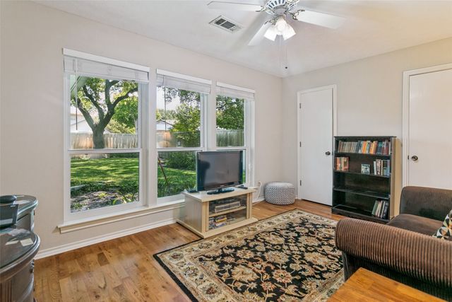 10 Lundys Lane, Richardson, TX 75080