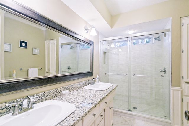10 Lundys Lane, Richardson, TX 75080