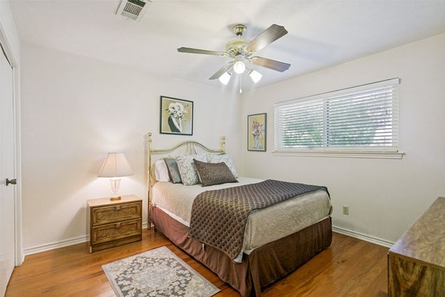 10 Lundys Lane, Richardson, TX 75080