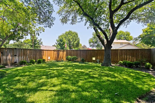 10 Lundys Lane, Richardson, TX 75080