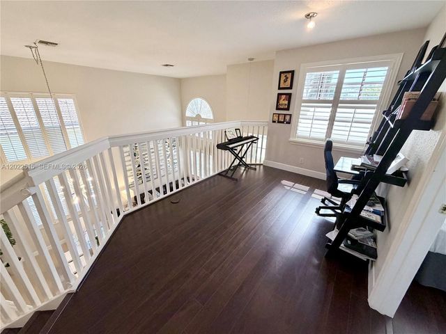 4020 Sapphire Cv, Weston, FL 33331