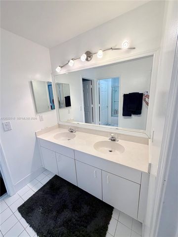 4020 Sapphire Cv, Weston, FL 33331