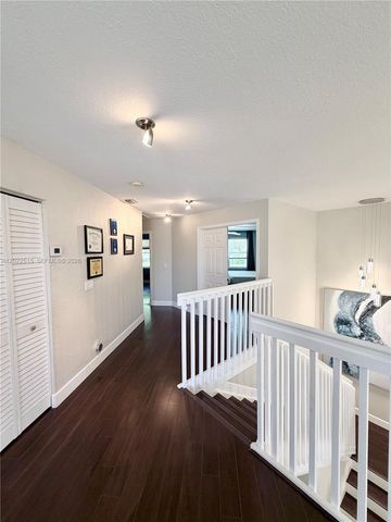 4020 Sapphire Cv, Weston, FL 33331