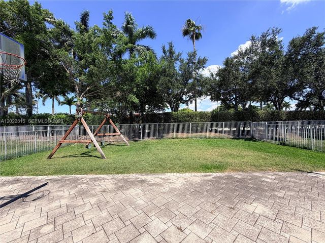 4020 Sapphire Cv, Weston, FL 33331