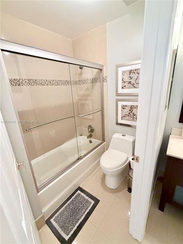 4020 Sapphire Cv, Weston, FL 33331