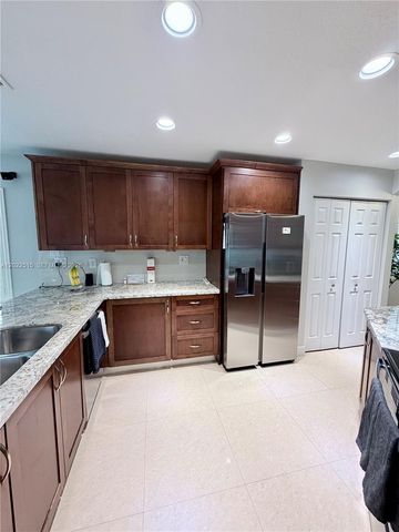 4020 Sapphire Cv, Weston, FL 33331