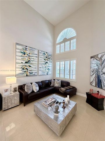4020 Sapphire Cv, Weston, FL 33331