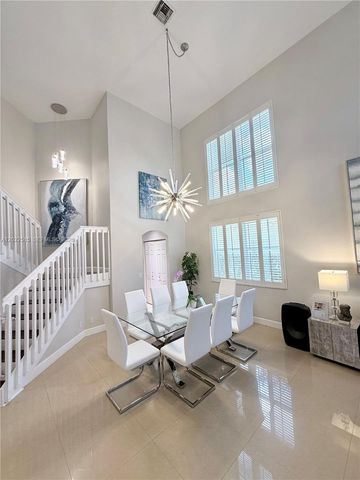 4020 Sapphire Cv, Weston, FL 33331