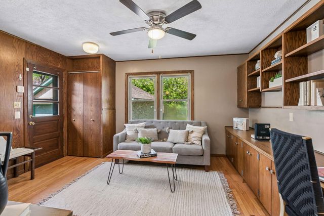 1901 Malvern Street, Roseville, MN 55113