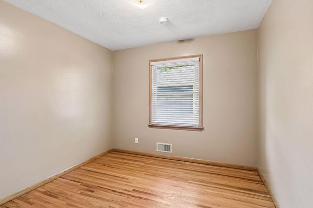 1901 Malvern Street, Roseville, MN 55113