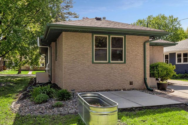 1901 Malvern Street, Roseville, MN 55113