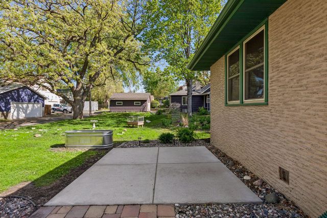 1901 Malvern Street, Roseville, MN 55113