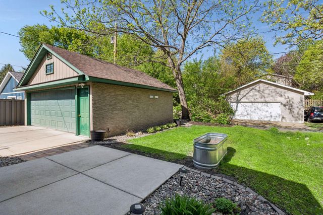 1901 Malvern Street, Roseville, MN 55113