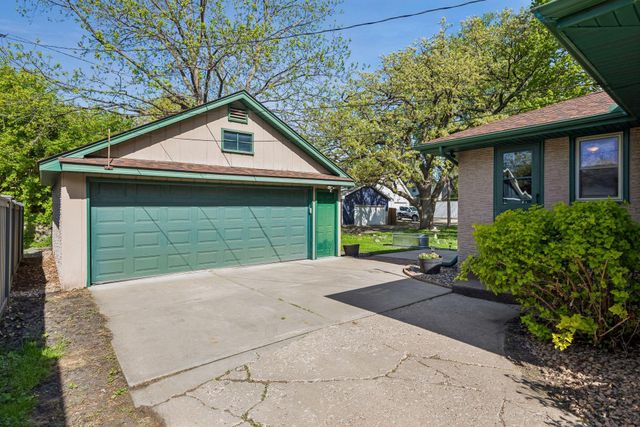 1901 Malvern Street, Roseville, MN 55113