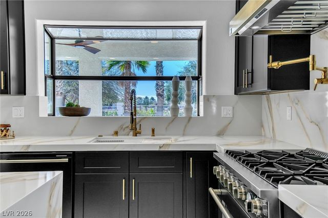 7333 Painted Shadows Way, Las Vegas, NV 89149