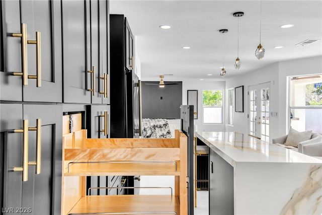 7333 Painted Shadows Way, Las Vegas, NV 89149