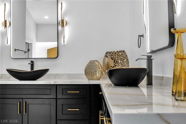 7333 Painted Shadows Way, Las Vegas, NV 89149