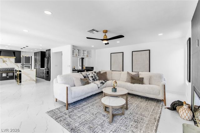 7333 Painted Shadows Way, Las Vegas, NV 89149