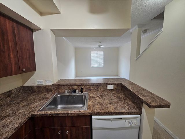 2961 NE 185th Street 1609, Miami, FL 33180