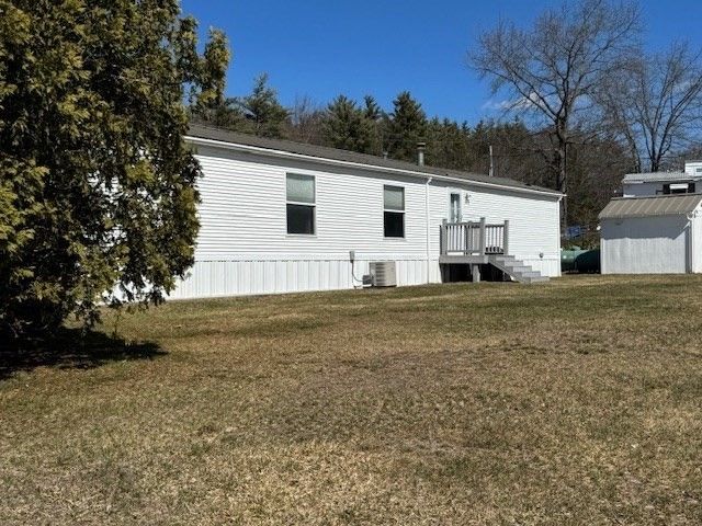 92 New Hillcrest Dr, Greenville, NH 03048