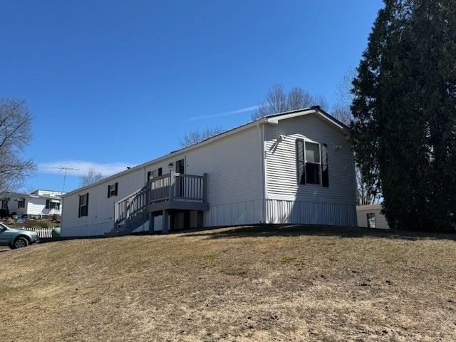 92 New Hillcrest Dr, Greenville, NH 03048