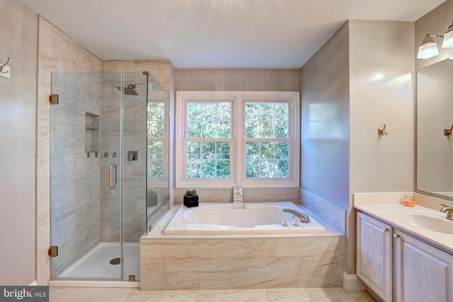 18 FRANKLIN TREE, Catonsville, MD 21228