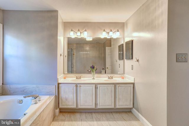 18 FRANKLIN TREE, Catonsville, MD 21228
