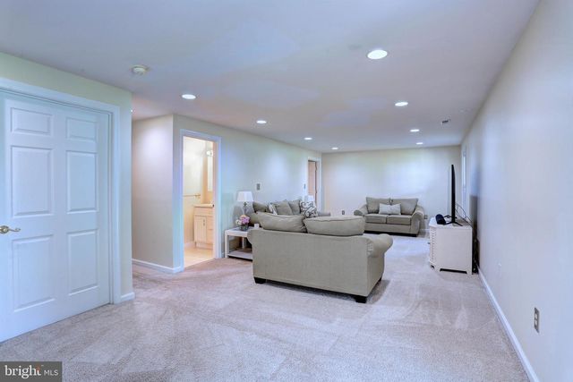 18 FRANKLIN TREE, Catonsville, MD 21228