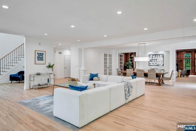 8 Lauren Pond Court, Demarest, NJ 07627