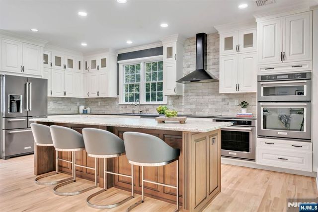 8 Lauren Pond Court, Demarest, NJ 07627