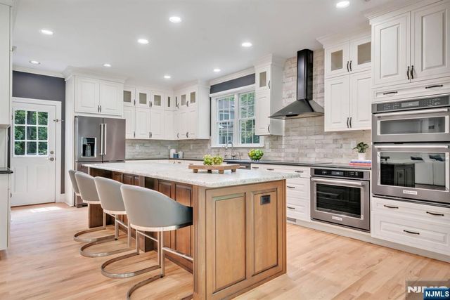 8 Lauren Pond Court, Demarest, NJ 07627