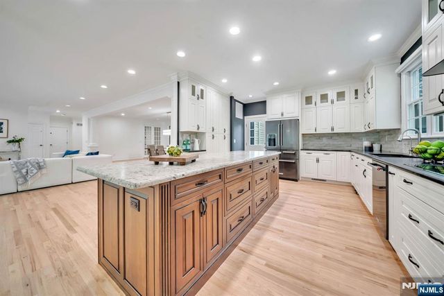 8 Lauren Pond Court, Demarest, NJ 07627