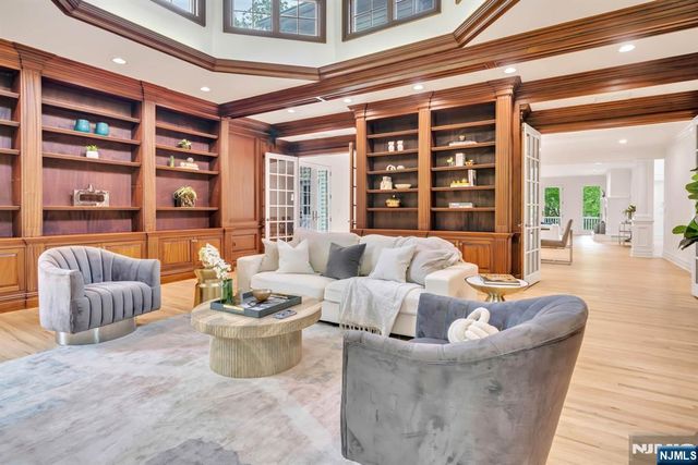 8 Lauren Pond Court, Demarest, NJ 07627
