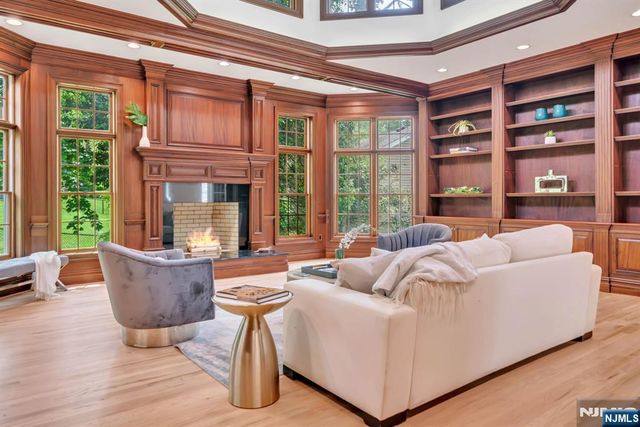8 Lauren Pond Court, Demarest, NJ 07627