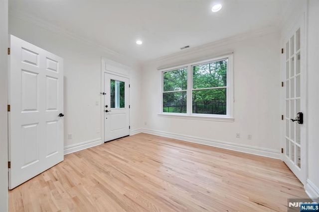 8 Lauren Pond Court, Demarest, NJ 07627