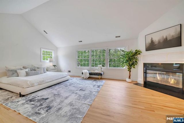 8 Lauren Pond Court, Demarest, NJ 07627