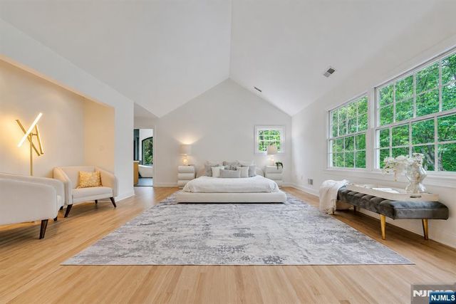 8 Lauren Pond Court, Demarest, NJ 07627